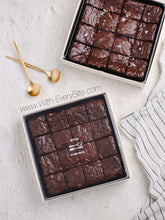 Load image into Gallery viewer, Mint Sharing Boxes - Shop Moist, Fudgy, Chewy Brownies online | With.Every Bite!