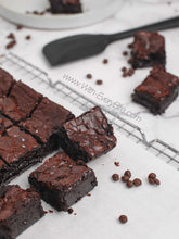 Load image into Gallery viewer, Mint Sharing Boxes - Shop Moist, Fudgy, Chewy Brownies online | With.Every Bite!