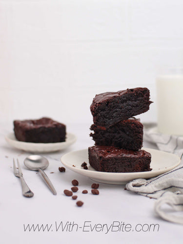 Solo Boxes - Shop Moist, Fudgy, Chewy Brownies online | With.Every Bite!